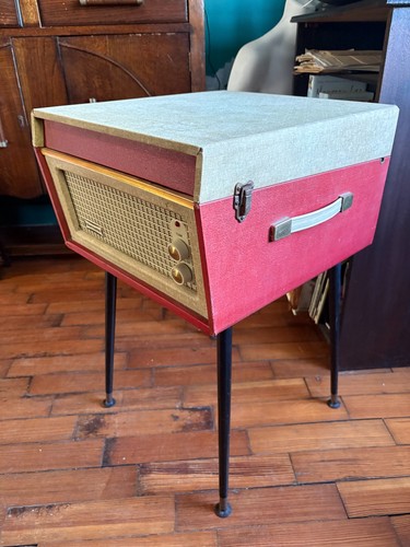 Giradischi dansette vintage - vintage, su